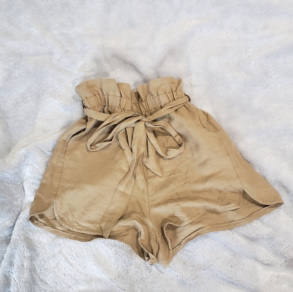 High waisted shorts - Picture 2 of 5